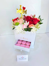 Flowers box & Macarons "I love Mom" -Béjaia- ref: WB037